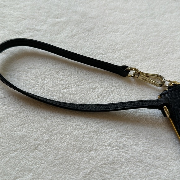 Michael Kors Coin Purse Wristlet - Picture 3 of 10